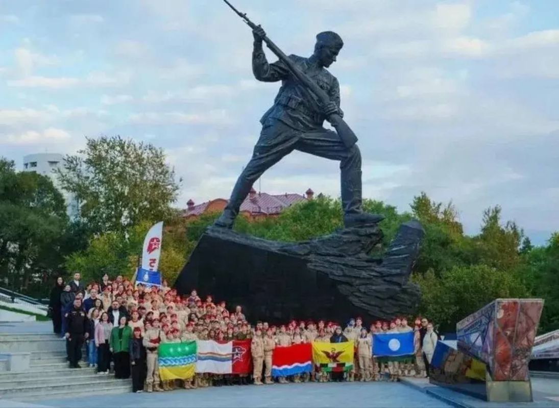 Амурские юнармейцы представили область на дальневосточном форуме, посвященном юбилею движения Амурские юнармейцы представили область на дальневосточном форуме, посвященном юбилею движения