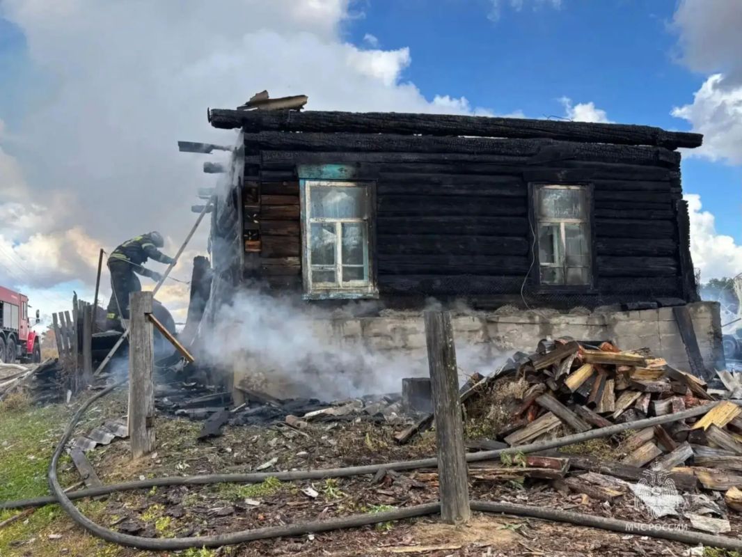 #СобытияМЧС28. В Амурской области за прошедшие сутки Потушено 3 пожара, на 1 из них привлекались силы и средства МЧС России: на станции Берея Шимановского МО по ул. Пушкина горели жилой дом и летняя кухня с верандами, а... #СобытияМЧС28. В Амурской области за прошедшие сутки Потушено 3 пожара, на 1 из них привлекались силы и средства МЧС России: на станции Берея Шимановского МО по ул. Пушкина горели жилой дом и летняя кухня с верандами, а...