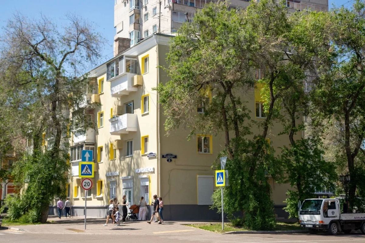 Продолжаем приводить внешний вид многоквартирных домов и зданий города к единому стилю Продолжаем приводить внешний вид многоквартирных домов и зданий города к единому стилю