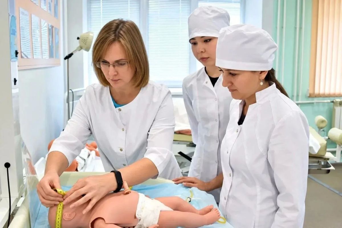 В Амурском медицинском колледже отметили День среднего профессионального образования и День учителя В Амурском медицинском колледже отметили День среднего профессионального образования и День учителя
