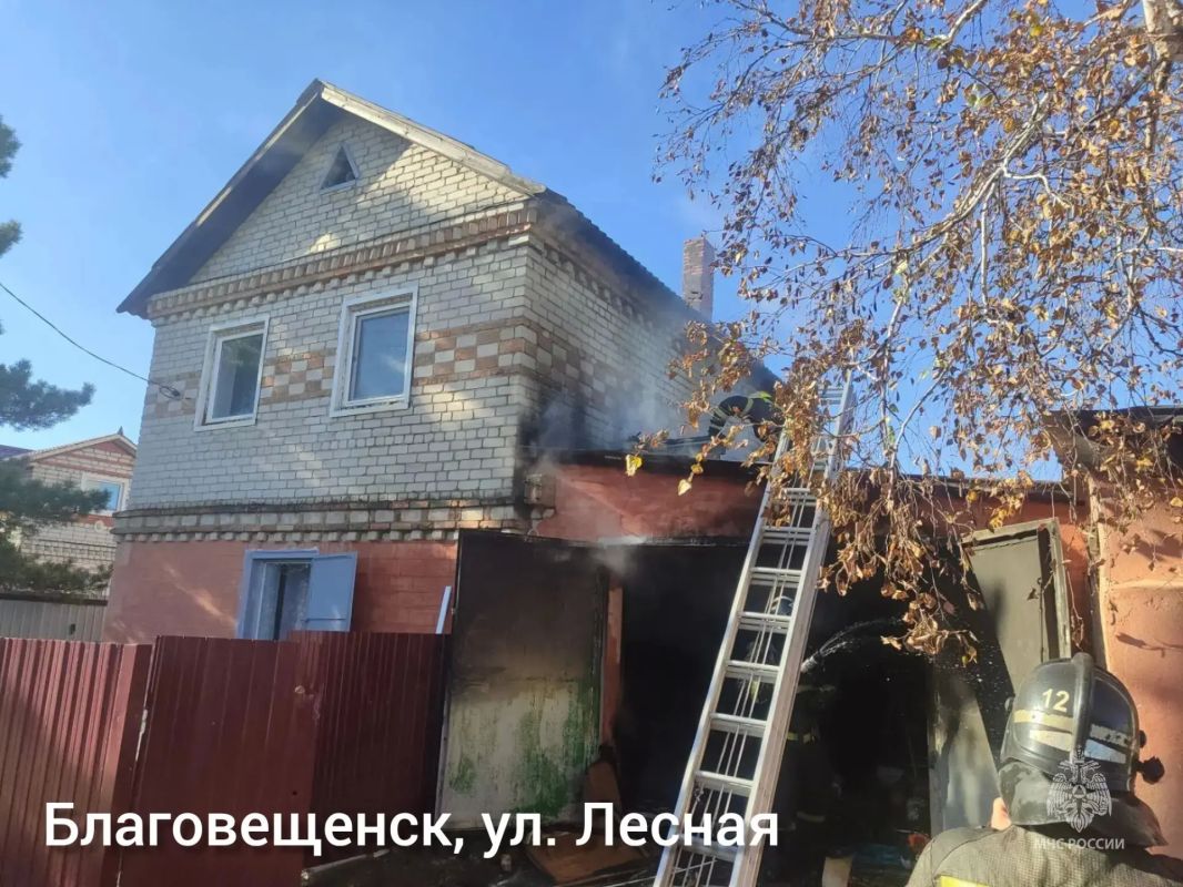 #СобытияМЧС28. В Амурской области за прошедшие сутки Потушено 7 пожаров (в том числе 1 горение сухой растительности), на 4 из них привлекались силы и средства МЧС России: в поселке Вадимово Благовещенского МО на ул....