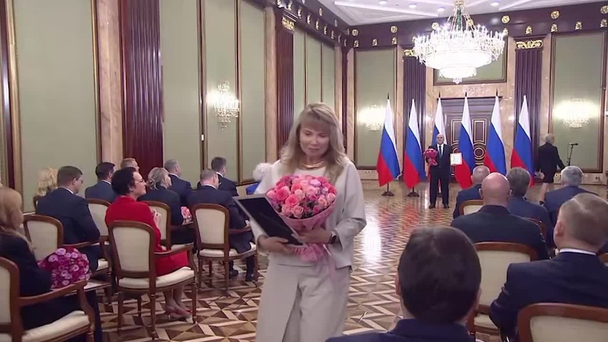 В День учителя заведующая детским садом №3 получила благодарность Правительства РФ