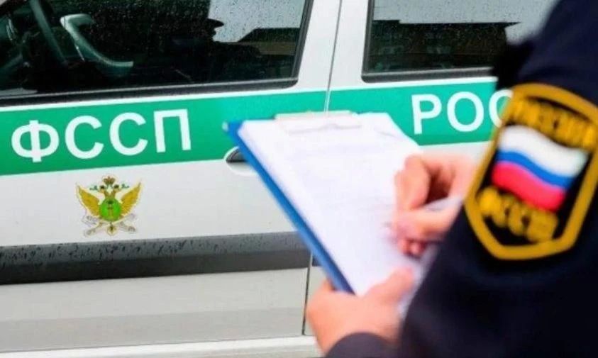 В Свободном мужчина не пускал в дом бывшую жену и двоих детей: в конфликт вмешались приставы