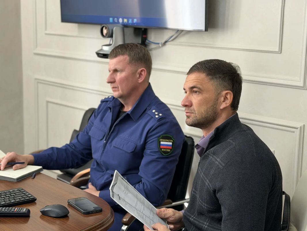 Одной из самых острых проблем города остаётся состояние контейнерных площадок — их захламлённость Одной из самых острых проблем города остаётся состояние контейнерных площадок — их захламлённость