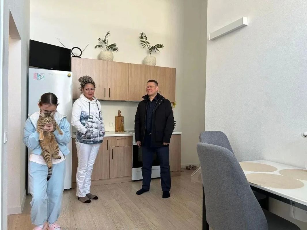 Юрий Сердечкин проверил ход строительства «Дальневосточного квартала» в Благовещенске Юрий Сердечкин проверил ход строительства «Дальневосточного квартала» в Благовещенске