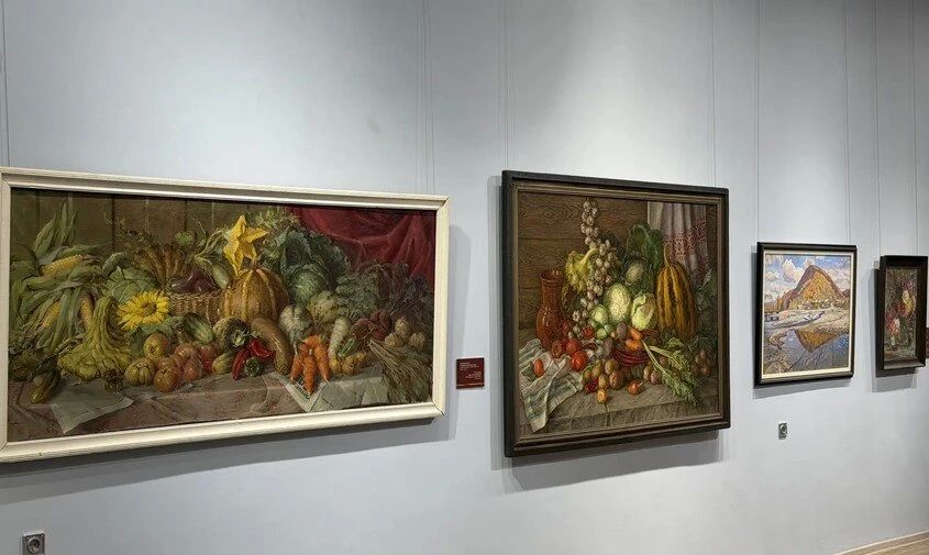 Осень в живописи и керамике: в Благовещенске открылась выставка «Амурская осень» Осень в живописи и керамике: в Благовещенске открылась выставка «Амурская осень»