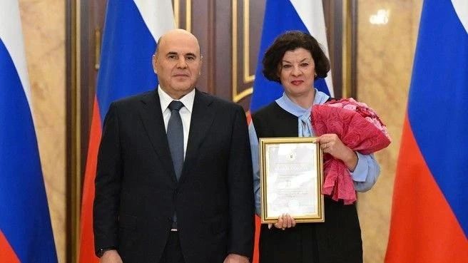 Большая гордость и большая радость: руководитель благовещенского детского сада № 3 «Надежда» Галина Косицына получила благодарность Правительства РФ из рук Михаила Мишустина за заслуги в области образования и многолетнюю...