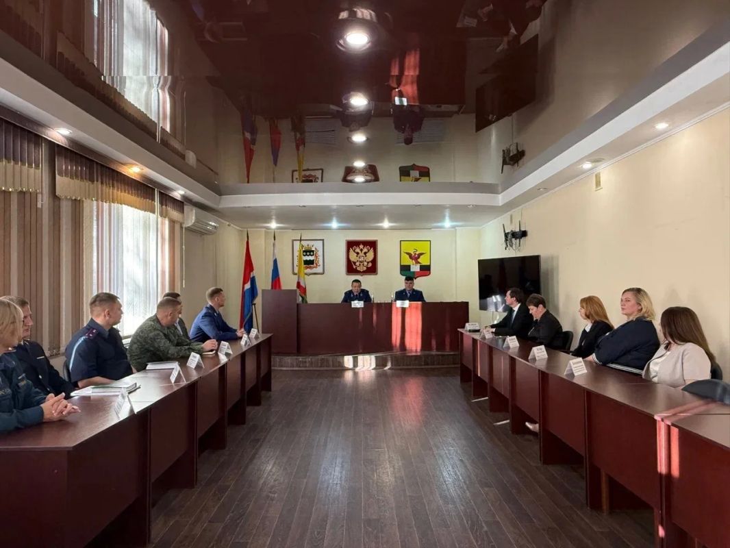 Прокурор Амурской области Андрей Мондохонов представил вновь назначенного прокурора Сковородинского района Прокурор Амурской области Андрей Мондохонов представил вновь назначенного прокурора Сковородинского района