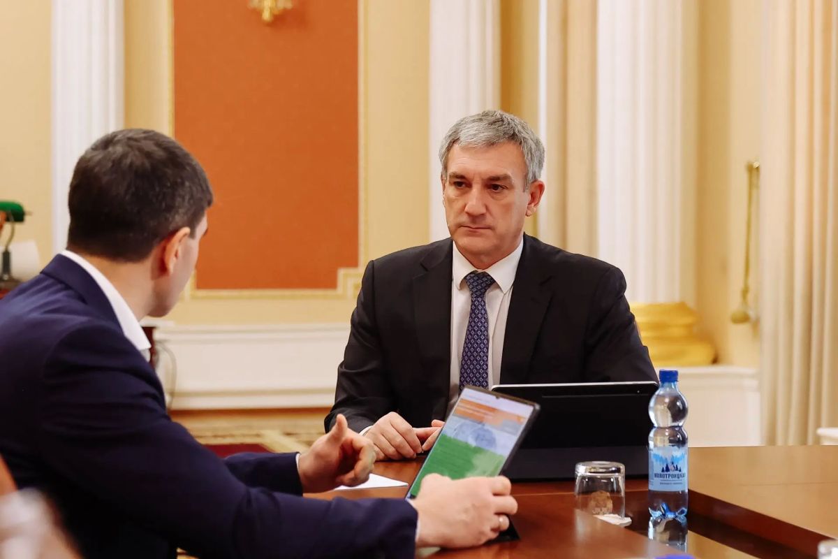 Василий Орлов: С начальником Забайкальской железной дороги Владимиром Антонцом обсудили развитие транспортной инфраструктуры Амурской области Василий Орлов: С начальником Забайкальской железной дороги Владимиром Антонцом обсудили развитие транспортной инфраструктуры Амурской области