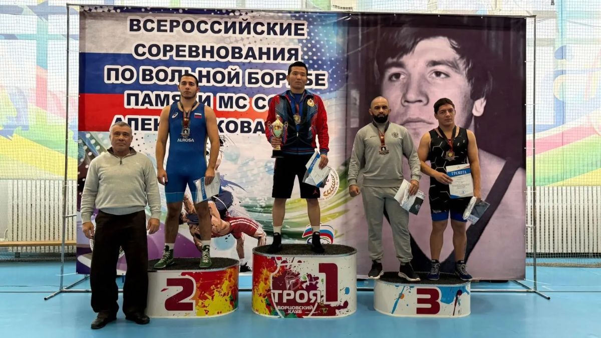 «Драгоценная девятка»: амурчане завоевали россыпь медалей всех достоинств на всероссийском турнире по вольной борьбе «Драгоценная девятка»: амурчане завоевали россыпь медалей всех достоинств на всероссийском турнире по вольной борьбе