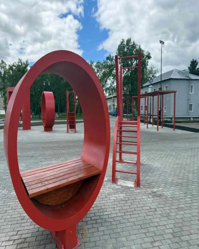 В Поярково завершили благоустройство площади Ленина В Поярково завершили благоустройство площади Ленина