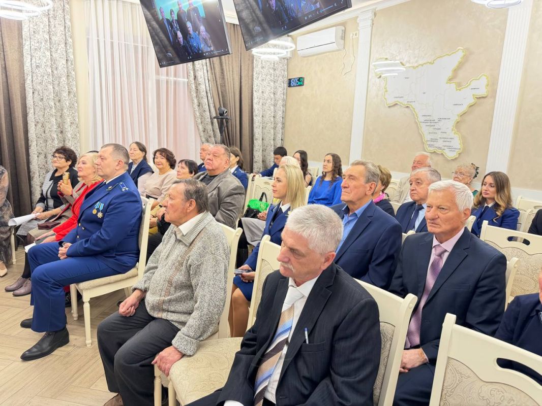 Региональная общественная организация ветеранов прокуратуры Амурской области отметила знаменательную дату — 20-летие со дня образования Региональная общественная организация ветеранов прокуратуры Амурской области отметила знаменательную дату — 20-летие со дня образования