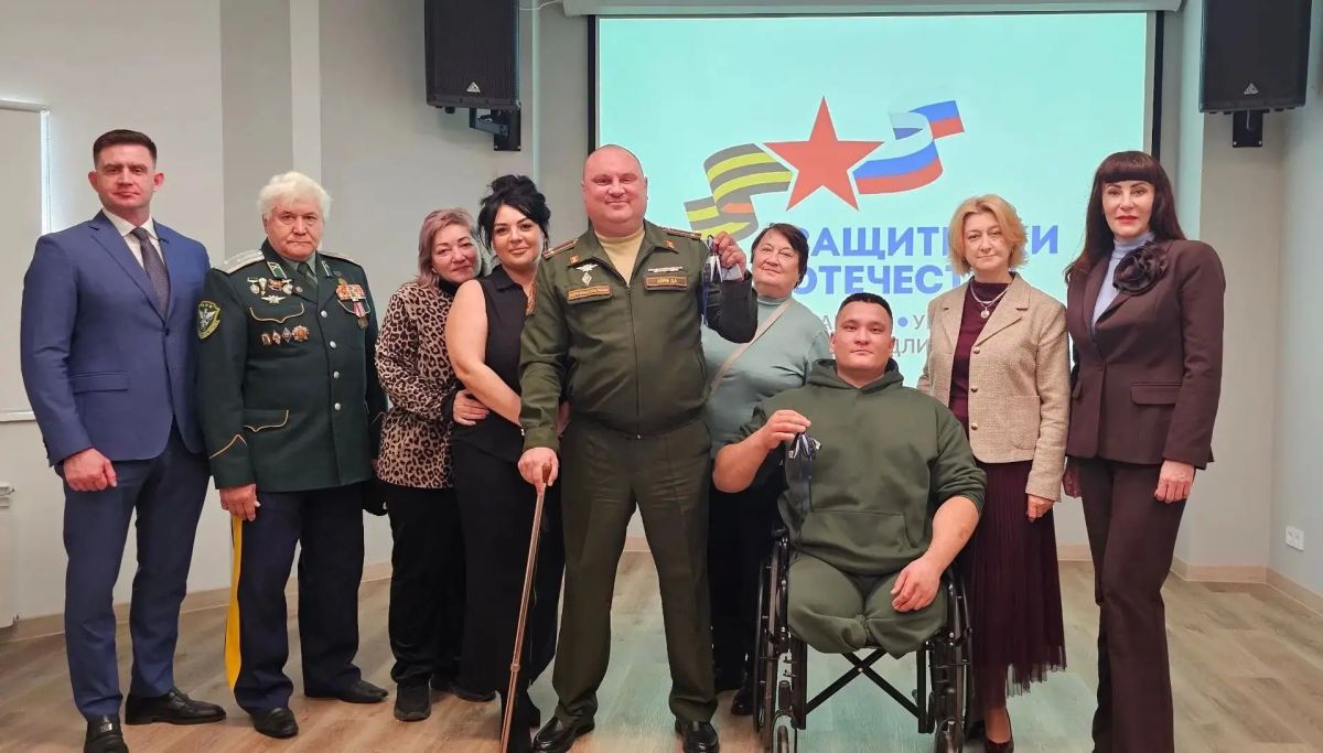 Возможность вести активную самостоятельную жизнь: амурские ветераны СВО получили новые автомобили Возможность вести активную самостоятельную жизнь: амурские ветераны СВО получили новые автомобили