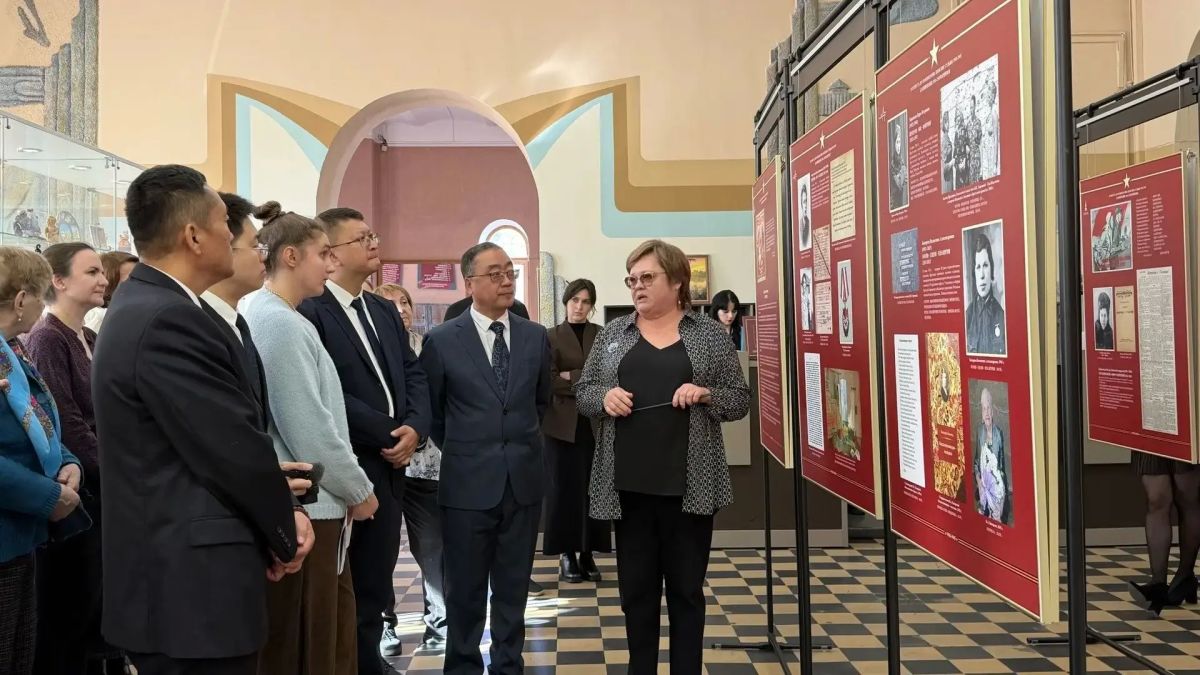 В Амурском краеведческом музее открылась международная выставка о женщинах на войне В Амурском краеведческом музее открылась международная выставка о женщинах на войне