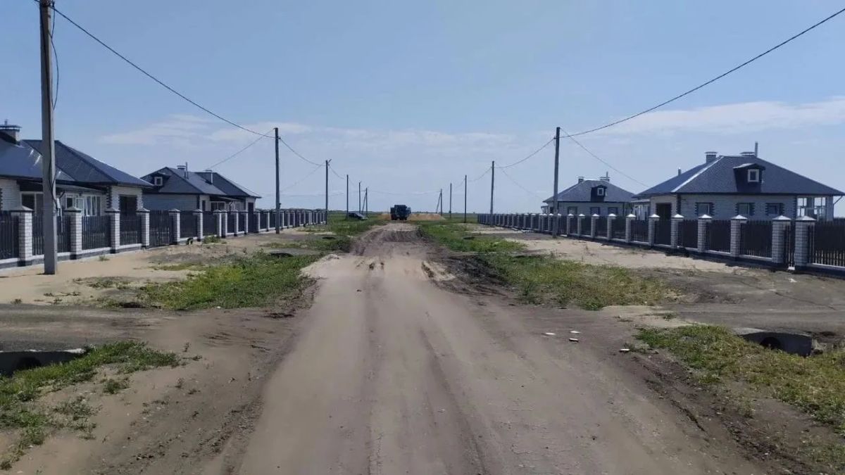 #чтоб_я_так_жил. Подумали мы, когда увидели улицу Ступникова в Козьмодемьяновке (особенно когда смотришь фото ДО) #чтоб_я_так_жил. Подумали мы, когда увидели улицу Ступникова в Козьмодемьяновке (особенно когда смотришь фото ДО)