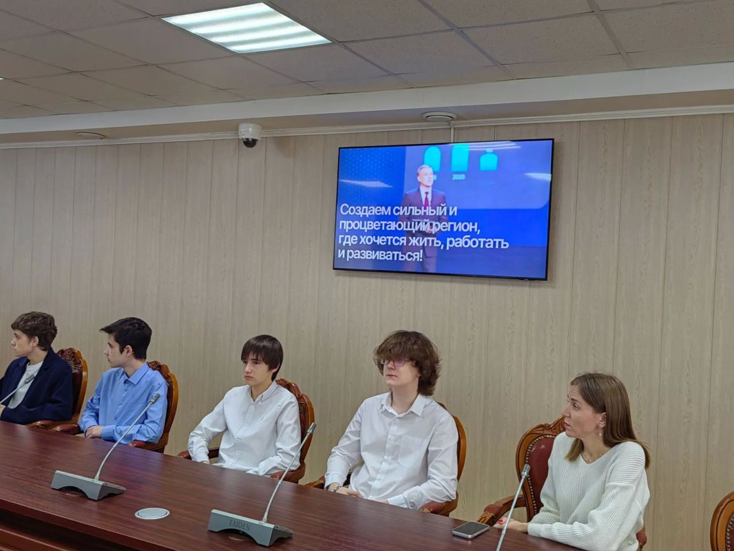 Школьники Благовещенска побывали «по ту сторону» власти Школьники Благовещенска побывали «по ту сторону» власти