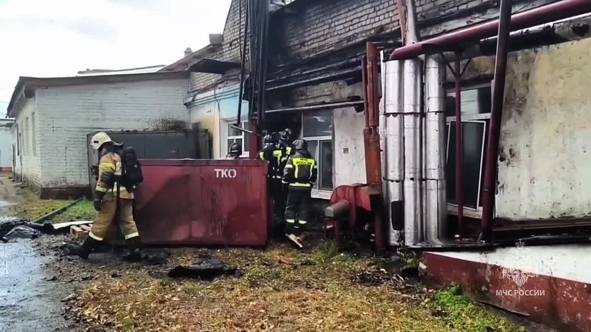 Ликвидирован пожар на территории кондитерской фабрики «Зея»