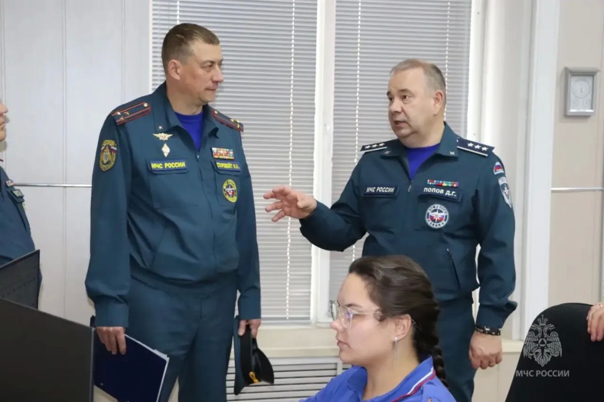 Личному составу и руководству региона представили нового начальника ГУ МЧС России по Курской области Личному составу и руководству региона представили нового начальника ГУ МЧС России по Курской области
