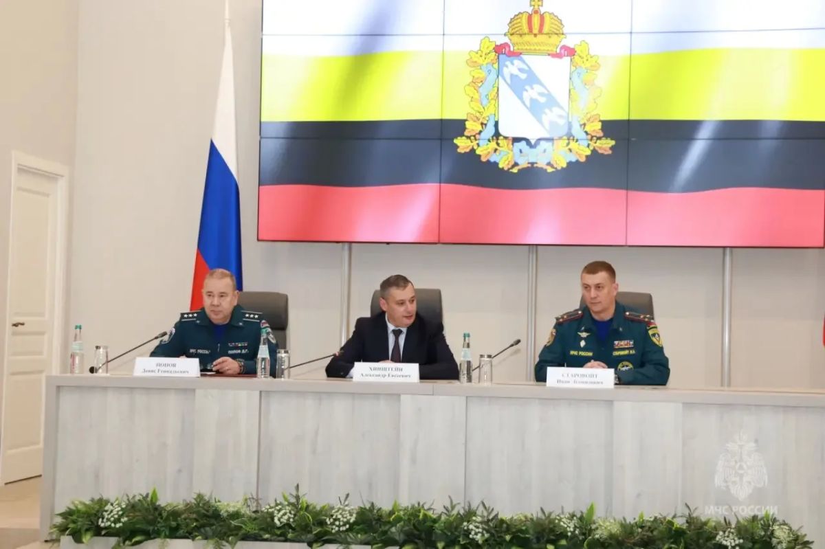 Личному составу и руководству региона представили нового начальника ГУ МЧС России по Курской области Личному составу и руководству региона представили нового начальника ГУ МЧС России по Курской области