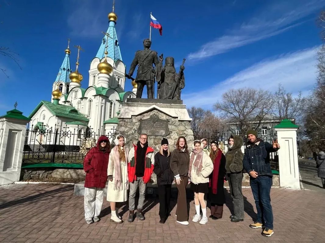 Молодые блогеры из Владивостока знакомятся с Благовещенском
