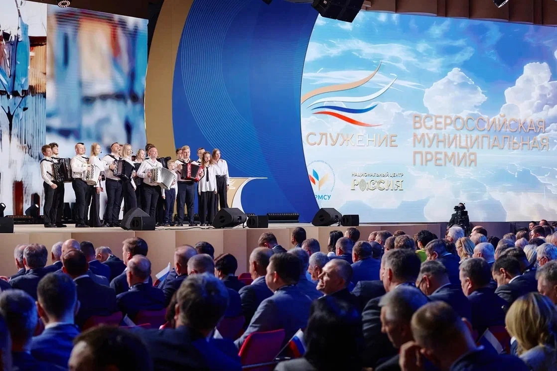 Василий Орлов: Друзья, добрый день!. Стартовал новый сезон Всероссийской муниципальной премии «Служение» — главной награды для тех, кто развивает свои города, районы и сёла