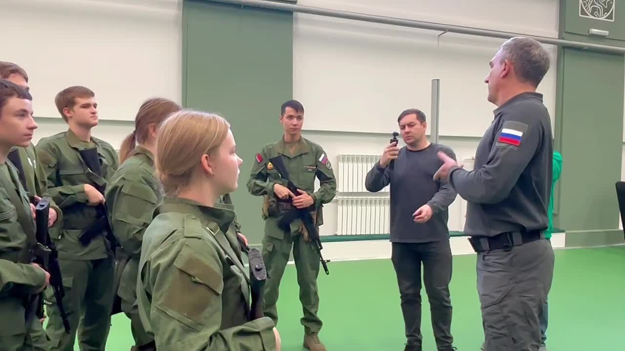 Василий Орлов: Осмотрел учебные помещения в центре, пообщался с курсантами и провёл совещание по развитию учреждения