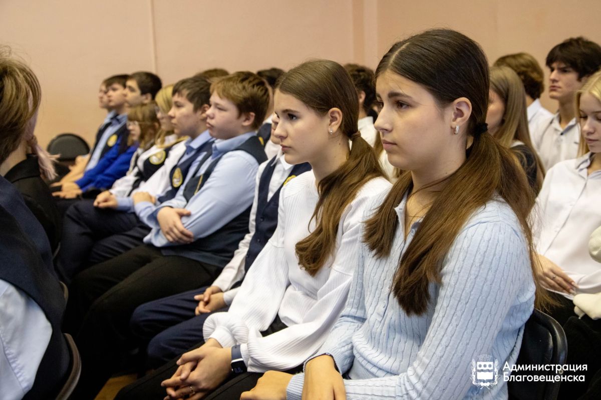 Урок мужества от героя спецоперации: в гимназии № 25 побывал необычный педагог Урок мужества от героя спецоперации: в гимназии № 25 побывал необычный педагог