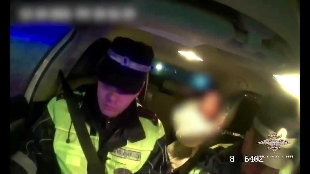 Амурские полицейские спасли годовалого мальчика, которому стало плохо в автомобильной пробке
