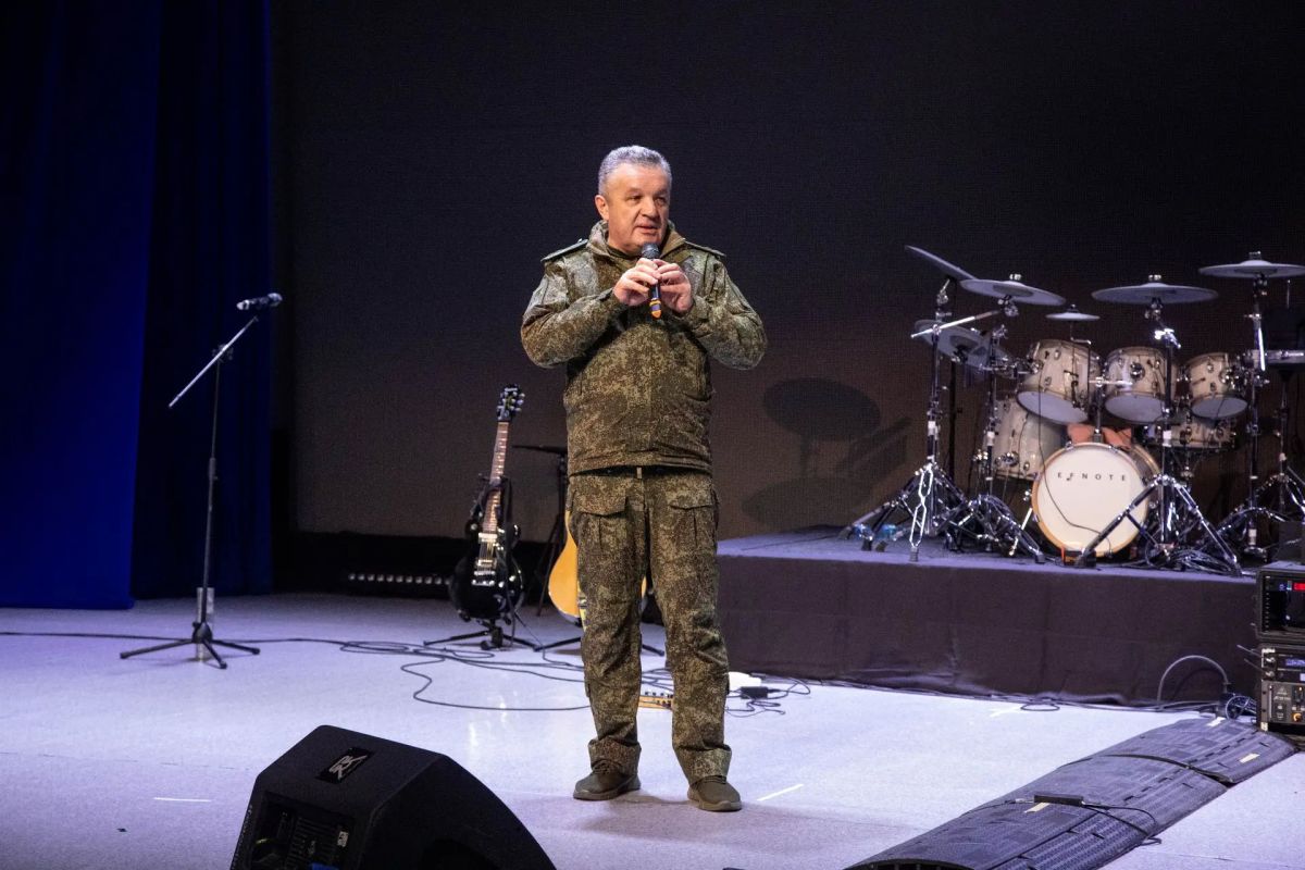 Василий Орлов: На днях рассказывал, что нашей 35-й армии присвоили почётное наименование «Гвардейская» — за массовый героизм, отвагу, стойкость и мужество личного состава в боевых действиях по защите Отечества Василий Орлов: На днях рассказывал, что нашей 35-й армии присвоили почётное наименование «Гвардейская» — за массовый героизм, отвагу, стойкость и мужество личного состава в боевых действиях по защите Отечества