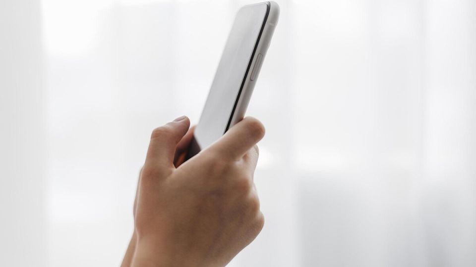 ФСБ получит право отключать связь по запросу: новое правило для операторов