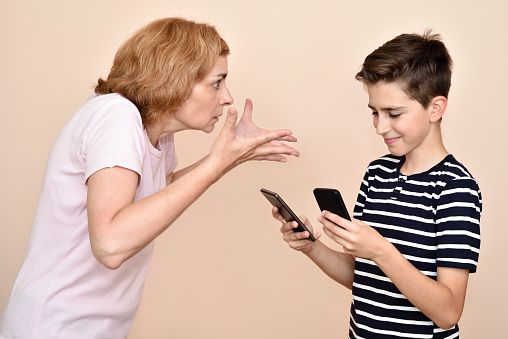 Кто несет ответственность за покупки несовершеннолетних с вашей карты?